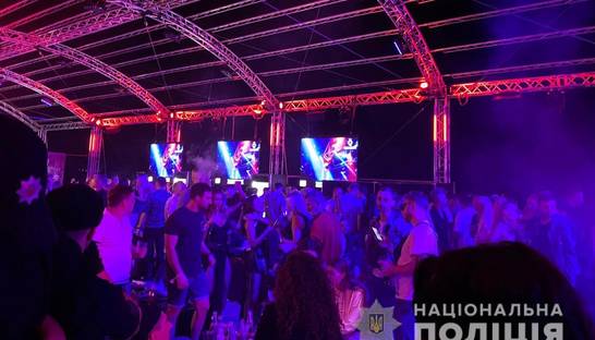Копы завели шесть уголовных дел из-за вечеринки на барже