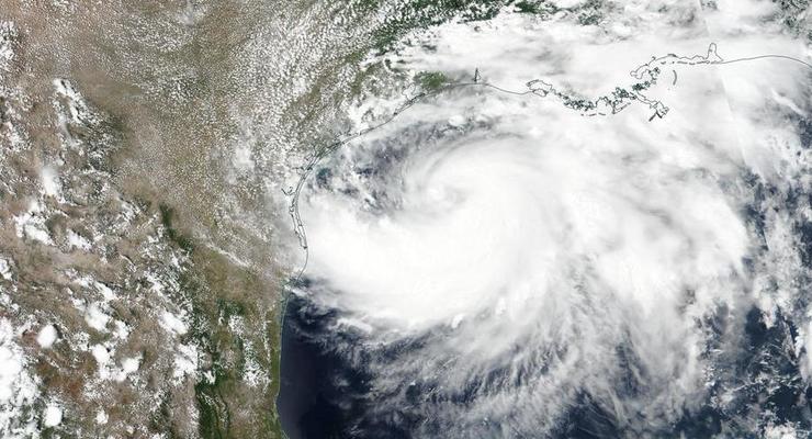 В Атлантическом океане сформировался первый ураган в этом году