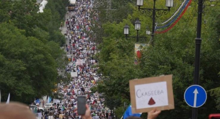 В Хабаровске масштабный митинг: "Путина в отставку"
