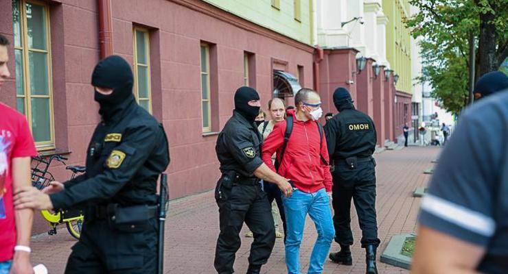 В Минске задержали 50 человек у здания КГБ