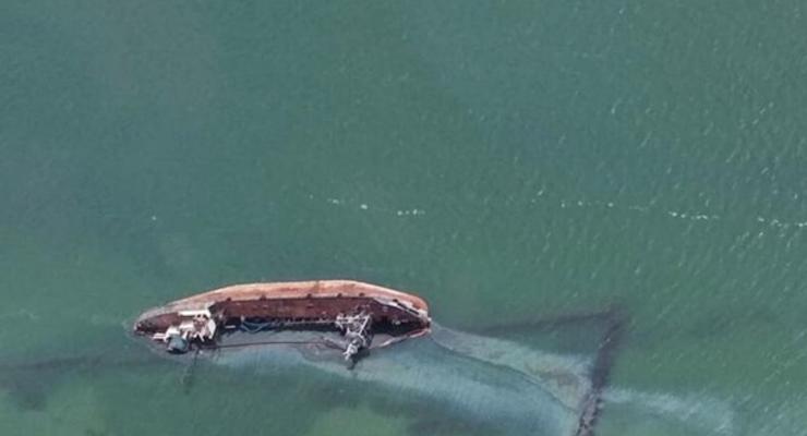 Госэкоинспекция подсчитала ущерб от затонувшего танкера в Одессе