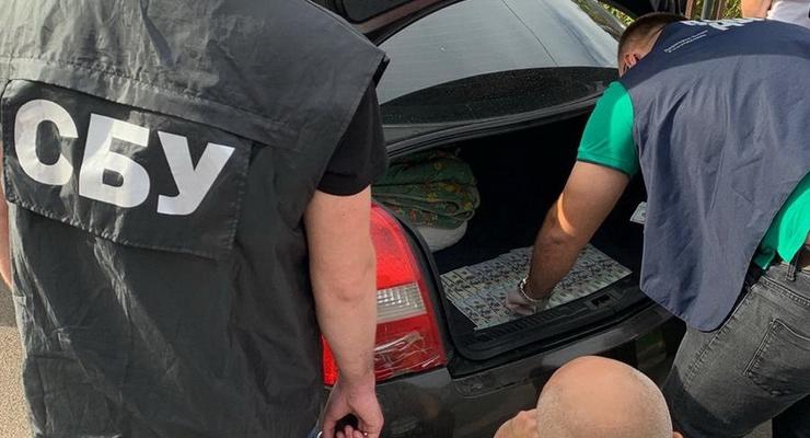 На Львовщине начальник полиции требовал с подозреваемого 8 тыс долл