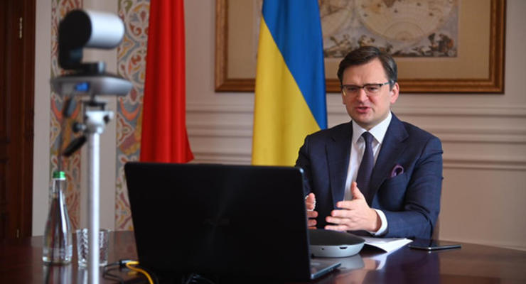 Кулеба ответил венграм: Украина не будет менять закон об образовании