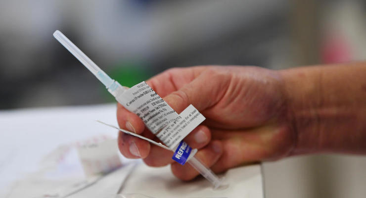 ЕК "забронировала" 300 млн доз вакцины от коронавируса