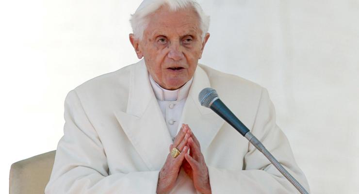 СМИ сообщают о тяжелой болезни экс-папы римского Бенедикта XVI