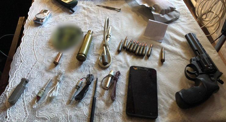 В Харькове за торговлю оружием задержали военнослужащего