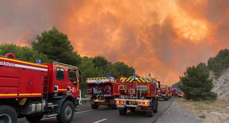 На юге Франции пылают масштабные пожары