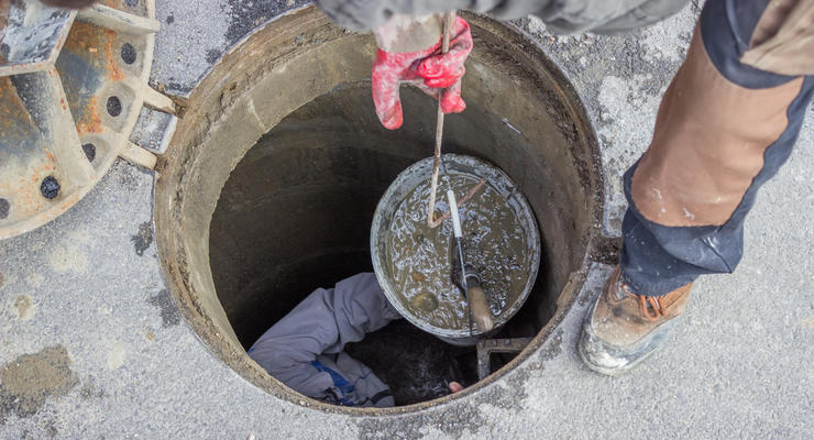 На Киевщине люди прочищали канализацию и погибли
