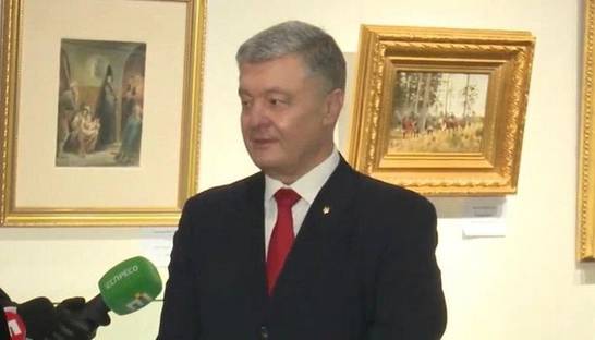 Суд отменил арест картин из коллекции Порошенко