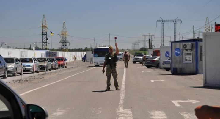 Украина закрывает админграницу с Крымом