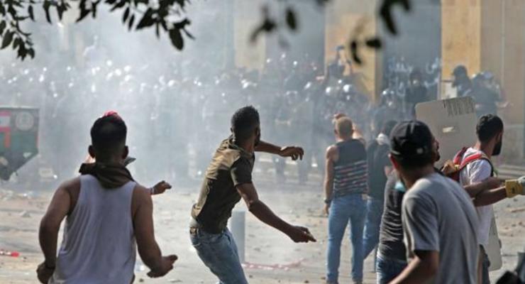 В Бейруте идут стычки активистов с силовиками