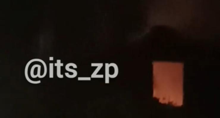 На Запорожье сняли на видео пожар в доме мучителей животных