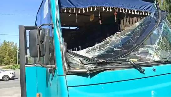 В Киеве маршрутка с пассажирами влетела в киоск