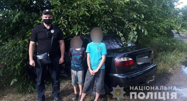 Под Киевом двое братьев 10 и 13 лет угнали машину и попали в ДТП