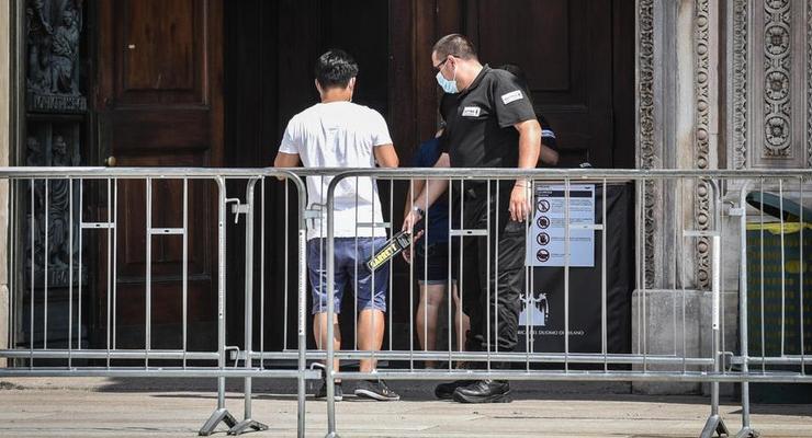 Мужчина захватил в заложники охранника Миланского собора
