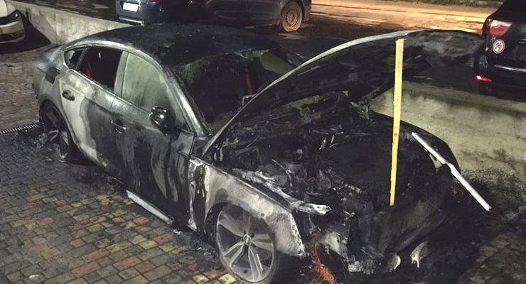 В Ровенской области сожгли автомобиль гражданину Беларуси