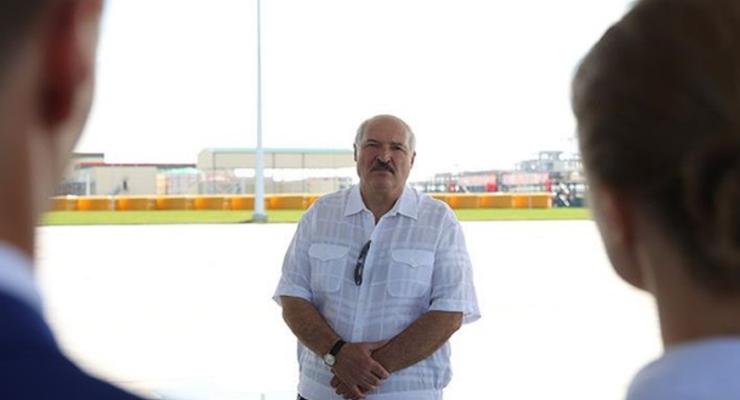 Лукашенко: Я пока живой и не за границей