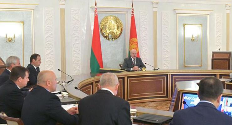 Лукашенко раздал поручения по ситуации в Беларуси