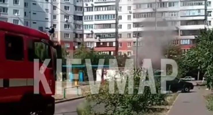 На Троещине мужчина поджог магазин и выбросился с седьмого этажа – видео