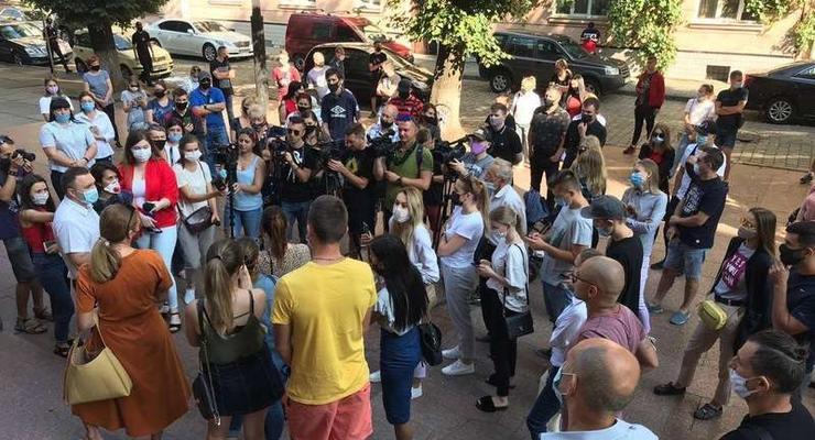 В Черновцах устроили митинг против усиления карантина