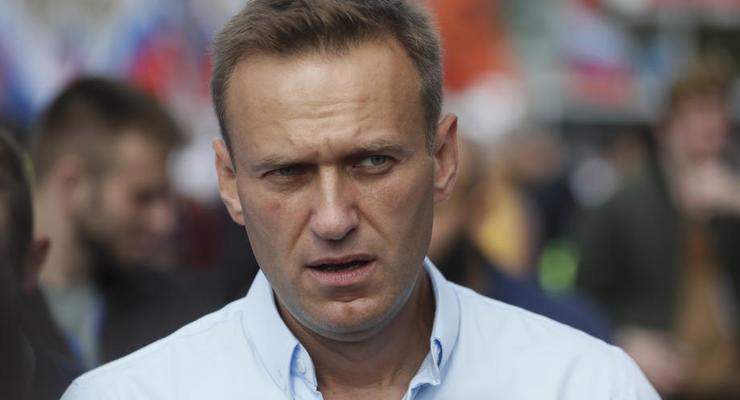 Самолет с Навальным вылетел из Омска в Германию