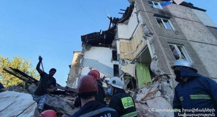 В столице Армении взорвался жилой дом