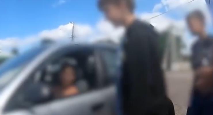 Под Киевом 12-летний сын копа разъезжал на отцовском авто