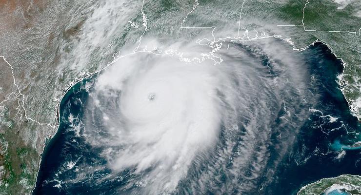 Около 1,5 млн американцев подлежат эвакуации из-за урагана
