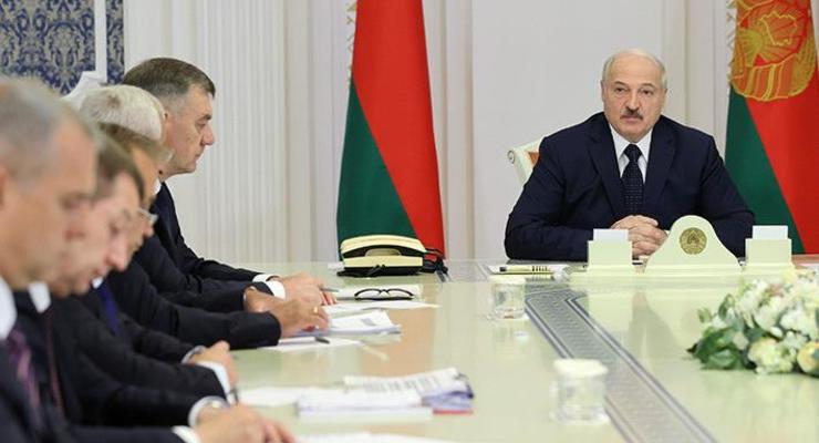 Лукашенко грозит призывать в армию студентов, участвующих в протестах