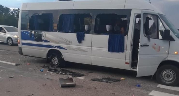 Под Харьковом расстреляли автобус с людьми - полиция