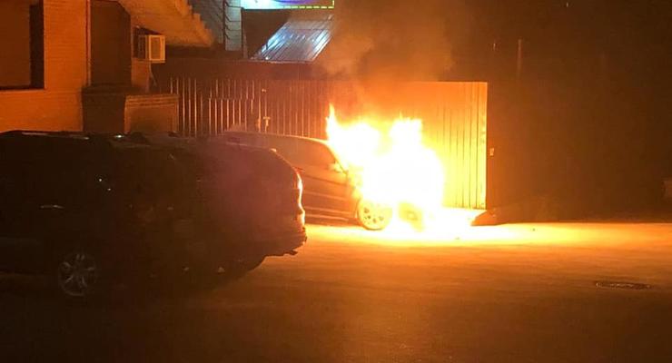 В полиции рассказали о поджоге машины Лероса