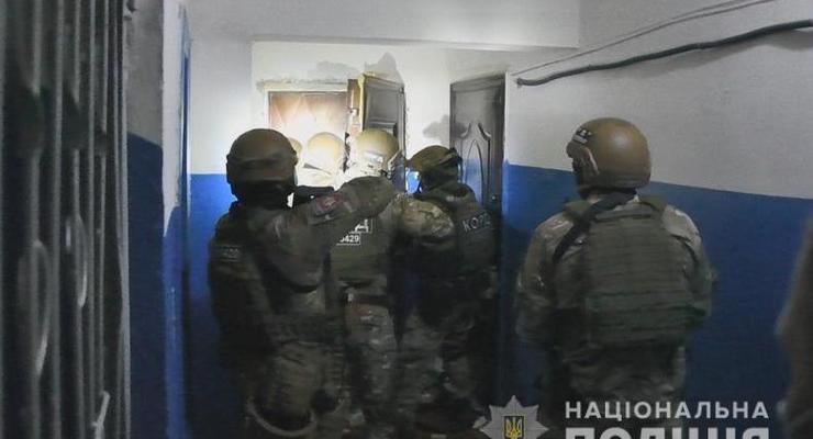 На Луганщине спецназ устроил штурм квартиры