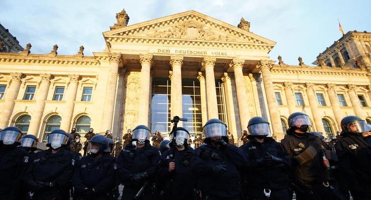 Более 300 человек задержали на акции протеста в Берлине