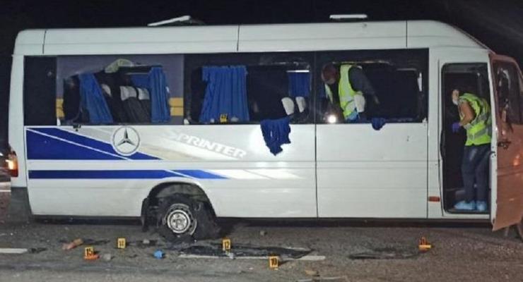 Суд арестовал 16 напавших на автобус у Люботина