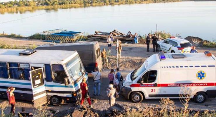На Днепропетровщине в автобусе на мосту пострадало восемь человек