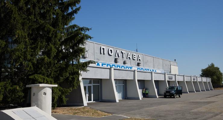 Зеленский проинспектировал ремонт аэропорта в Полтаве