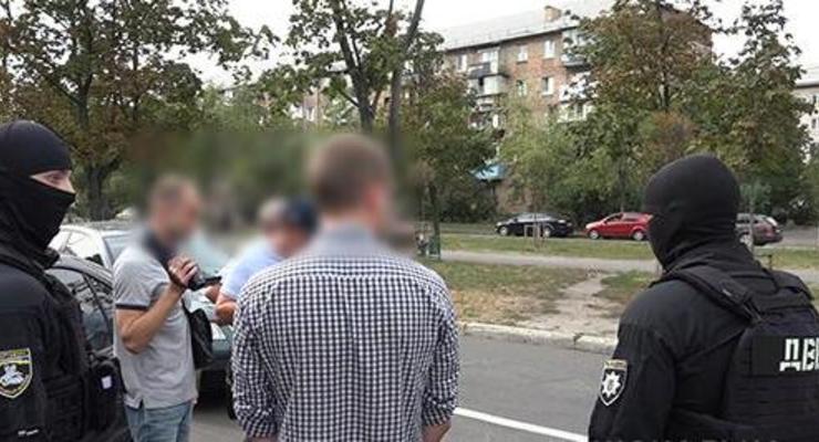 В Киеве капитан полиции продавал наркотики