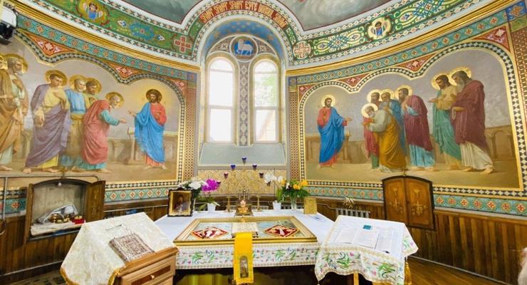 В Черновицкой области воры ограбили храм, а потом вернули украденное