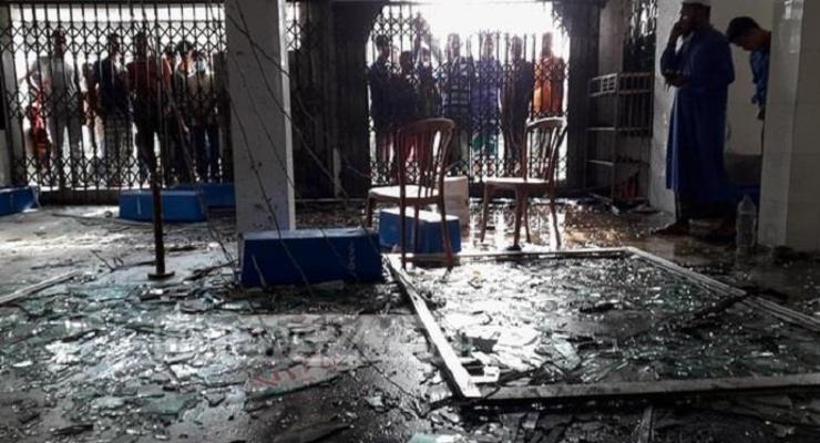 В Бангладеш взорвались кондиционеры в мечети: 12 погибших