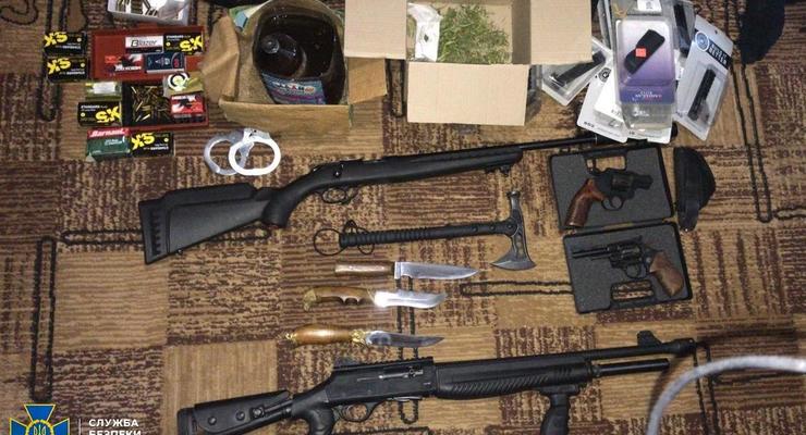 В Киеве разоблачили торговцев оружием