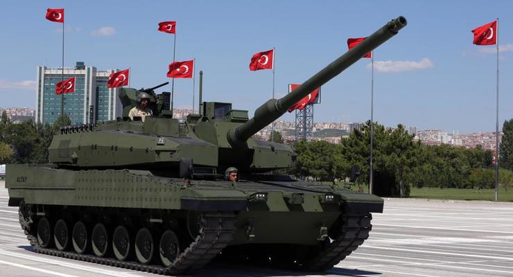 Турция перебрасывает бронетехнику к границе с Грецией