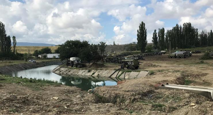 В Крыму российские военные перекрыли реку, чтобы качать воду в Симферополь