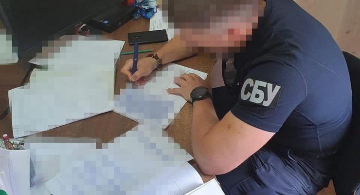 На Донбассе чиновники выдавали загранпаспорта боевикам "ДНР" – СБУ