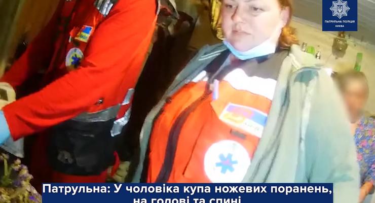 В Киеве голый мужчина разбил собакой окно и напал на хозяев