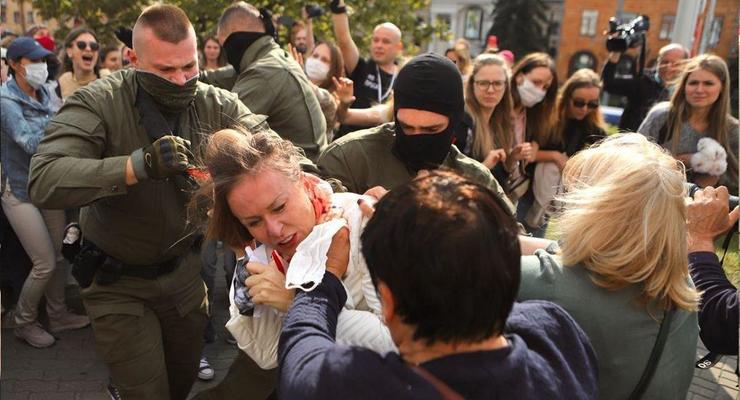 В Минске силовики избили участниц женского марша