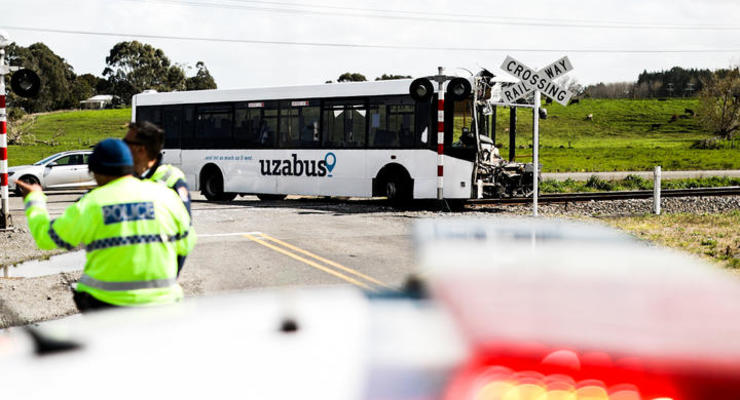 В Новой Зеландии произошло ДТП с участием школьного автобуса и поезда