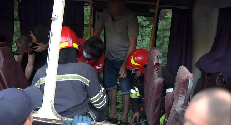 В Хмельницком в ДТП попал автобус: Пострадало семь человек