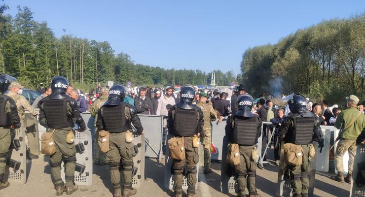 Хасиды на границе: Кабмин закрыл КПП "Новые Яриловичи"
