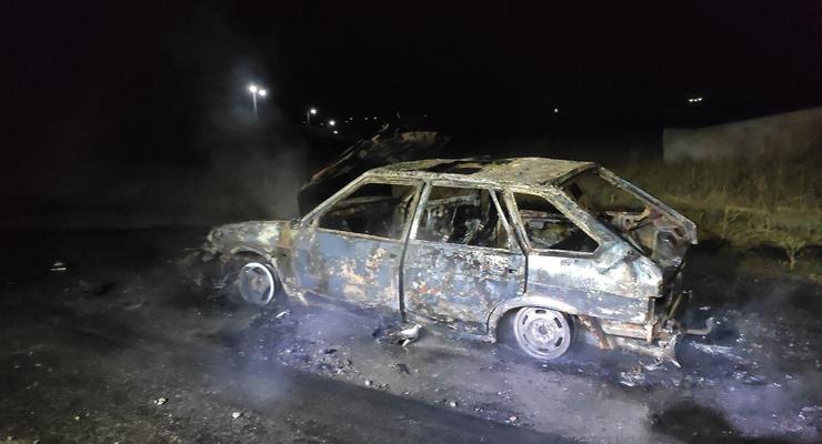 На Запорожье показали сгоревшее авто у остановки
