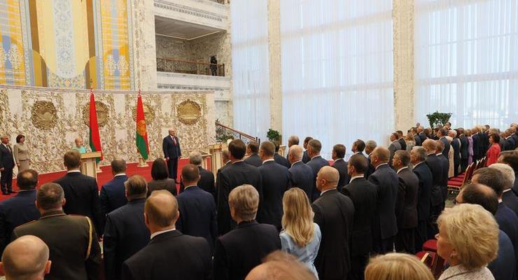 Лукашенко: Не имею права бросить белорусов